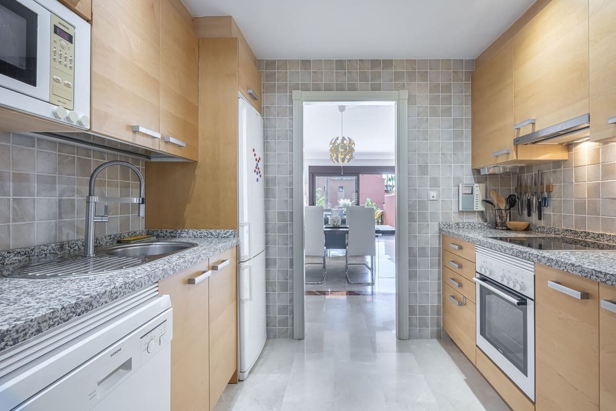 2 slaapkamer Appartement te koop in Buenas Noches met zwembad garage - € 359.000 (Ref: 10008045)