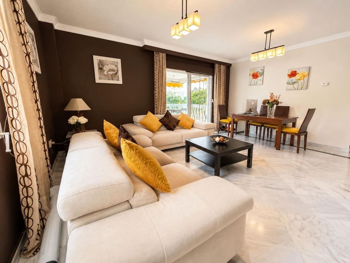 2 sypialnia Apartament na sprzedaż w Nueva Andalucia z basenem garażem - 450 000 € (Ref: 10009508)