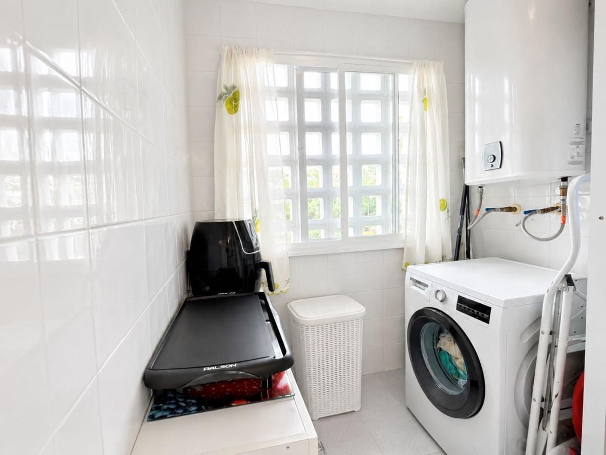 2 sypialnia Apartament na sprzedaż w Nueva Andalucia z basenem garażem - 450 000 € (Ref: 10009508)