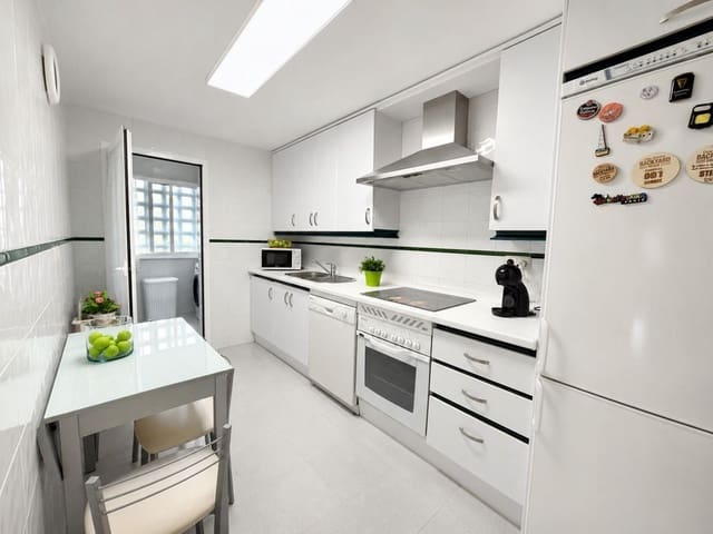 2 sypialnia Apartament na sprzedaż w Nueva Andalucia, Marbella z basenem garażem - 450 000 € (Ref: 10009508)