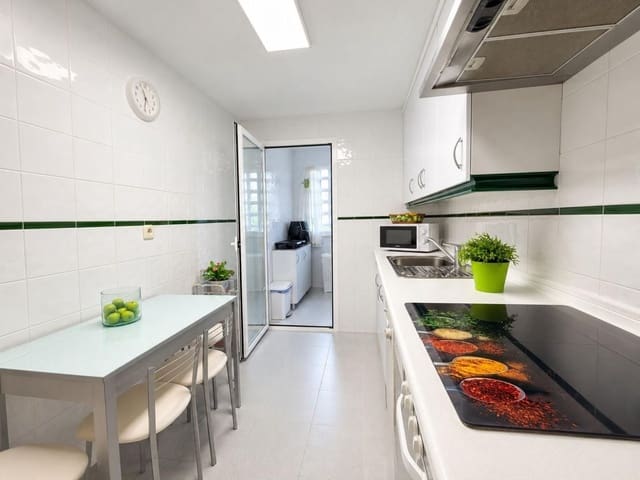2 sypialnia Apartament na sprzedaż w Nueva Andalucia, Marbella z basenem garażem - 450 000 € (Ref: 10009508)