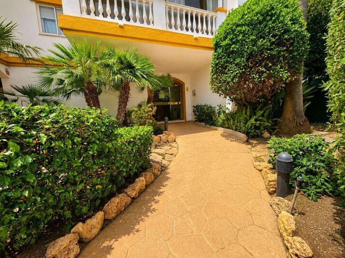 2 sypialnia Apartament na sprzedaż w Nueva Andalucia z basenem garażem - 450 000 € (Ref: 10009508)