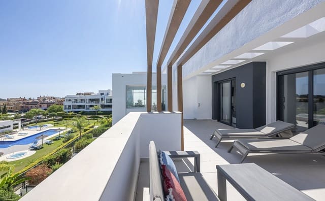 3 Zimmer Apartment zu verkaufen in Estepona mit Pool Garage - 750.000 € (Ref: 10009904)