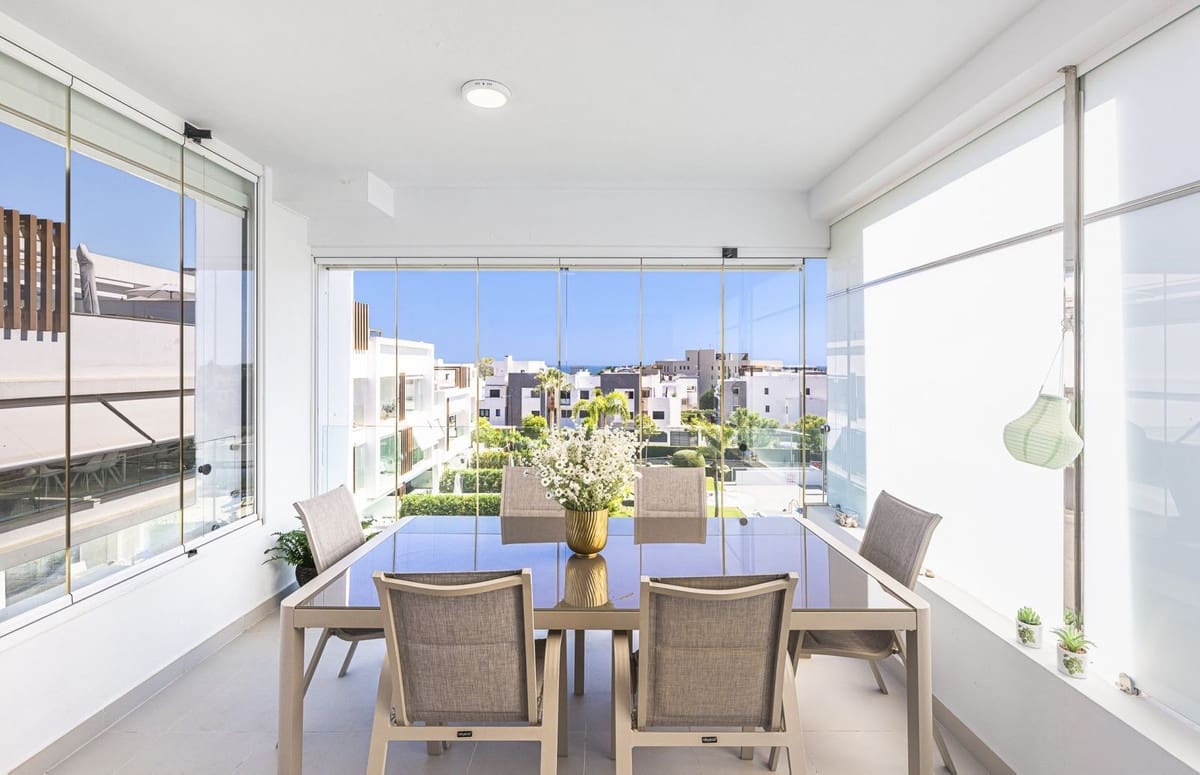 3 Zimmer Apartment zu verkaufen in Estepona mit Pool Garage - 750.000 € (Ref: 10009904)