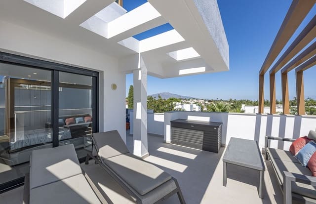 3 Zimmer Apartment zu verkaufen in Estepona mit Pool Garage - 750.000 € (Ref: 10009904)