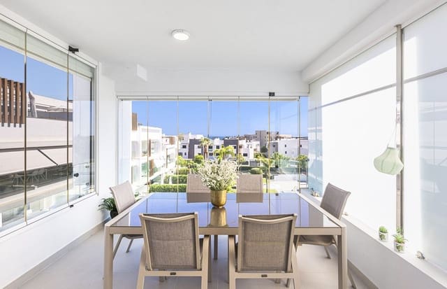 3 Zimmer Apartment zu verkaufen in Estepona mit Pool Garage - 750.000 € (Ref: 10009904)