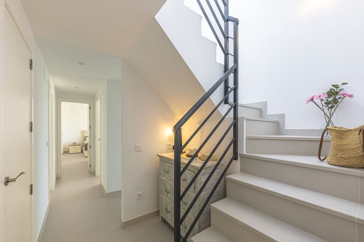 3 Zimmer Apartment zu verkaufen in Estepona mit Pool Garage - 750.000 € (Ref: 10009904)