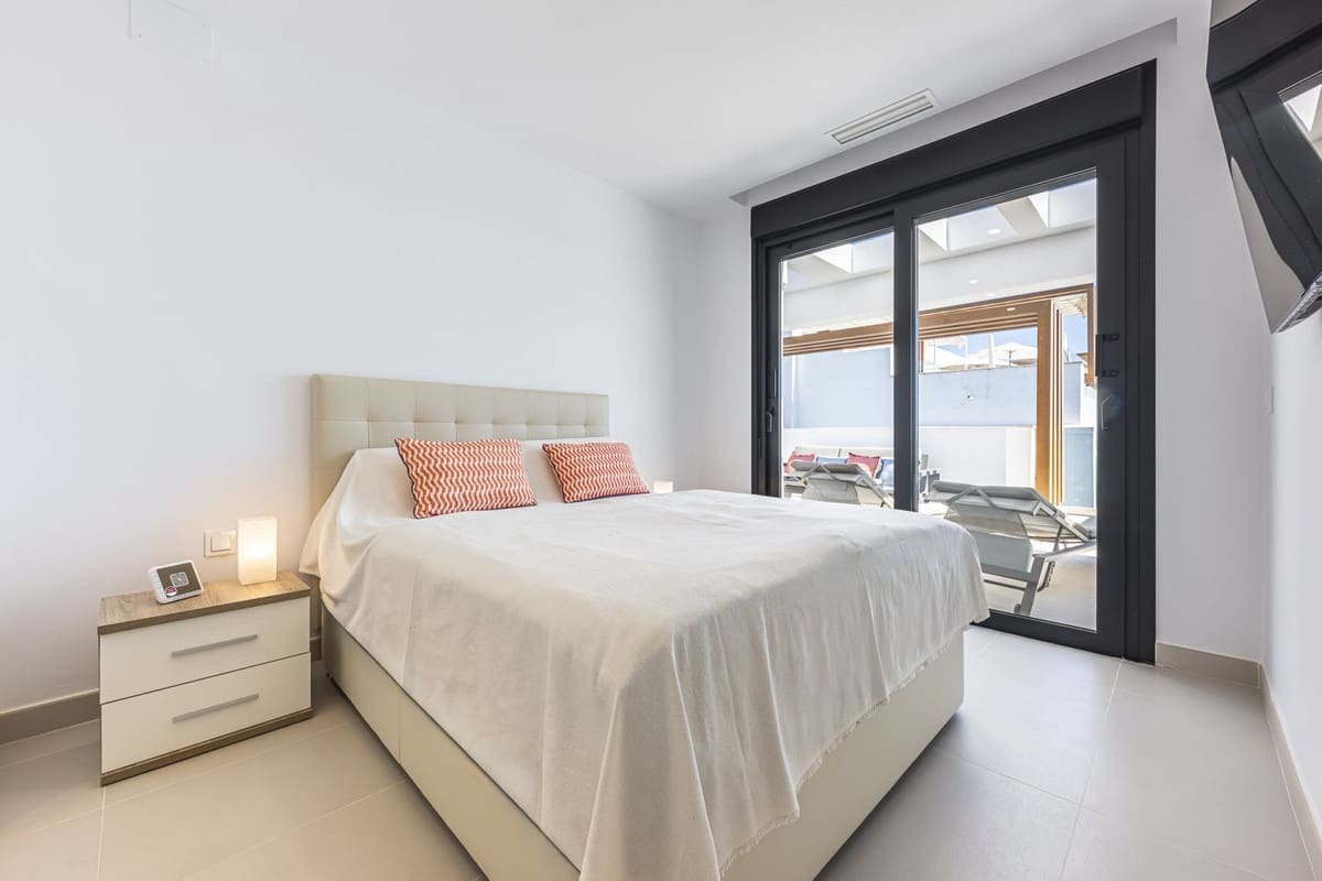 3 Zimmer Apartment zu verkaufen in Estepona mit Pool Garage - 750.000 € (Ref: 10009904)