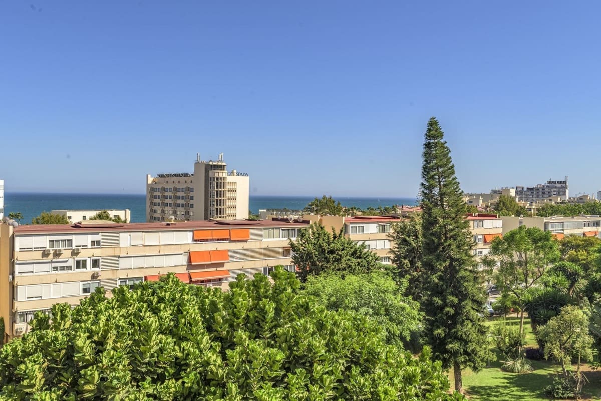 1 sovrum Lägenhet till salu i Torremolinos med garage - 295 000 € (Ref: 10009966)