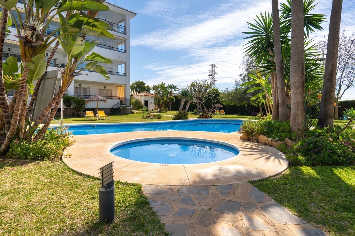 2 soveværelse Lejlighed til salg i Calahonda med swimmingpool garage - € 385.000 (Ref: 10011944)