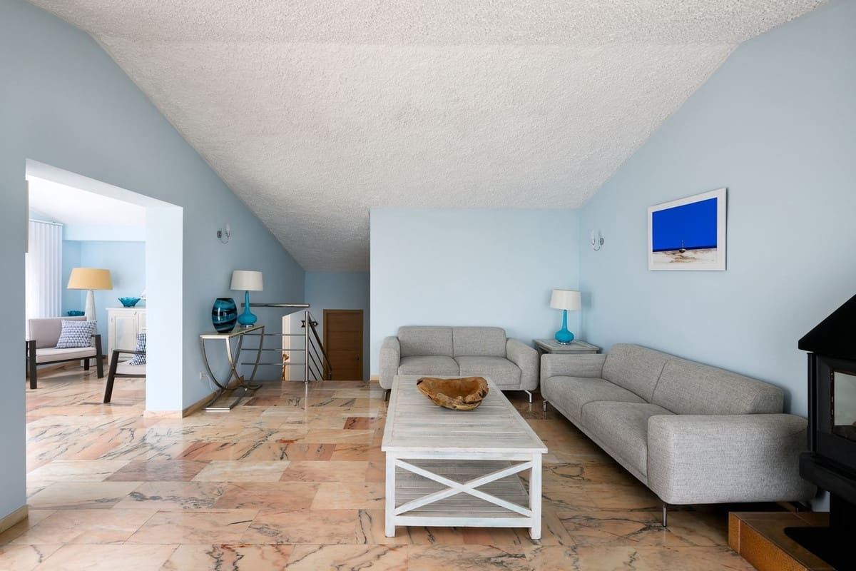 3 soverom Villa til salgs i Estepona med svømmebasseng garasje - € 1 395 000 (Ref: 10012327)