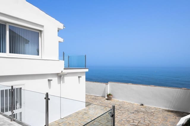 3 soverom Villa til salgs i Estepona med svømmebasseng garasje - € 1 395 000 (Ref: 10012327)