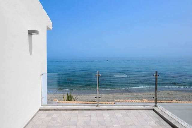 3 soverom Villa til salgs i Estepona med svømmebasseng garasje - € 1 395 000 (Ref: 10012327)