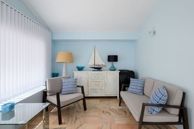 3 soverom Villa til salgs i Estepona med svømmebasseng garasje - € 1 395 000 (Ref: 10012327)