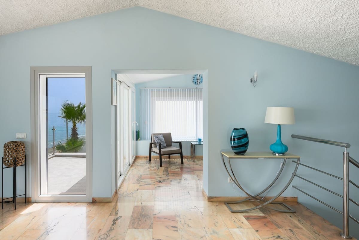 3 soverom Villa til salgs i Estepona med svømmebasseng garasje - € 1 395 000 (Ref: 10012327)