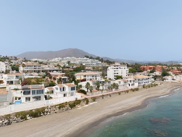 3 soverom Villa til salgs i Estepona med svømmebasseng garasje - € 1 395 000 (Ref: 10012327)