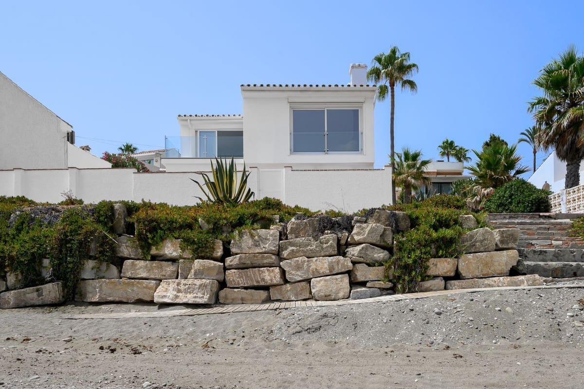 3 soverom Villa til salgs i Estepona med svømmebasseng garasje - € 1 395 000 (Ref: 10012327)