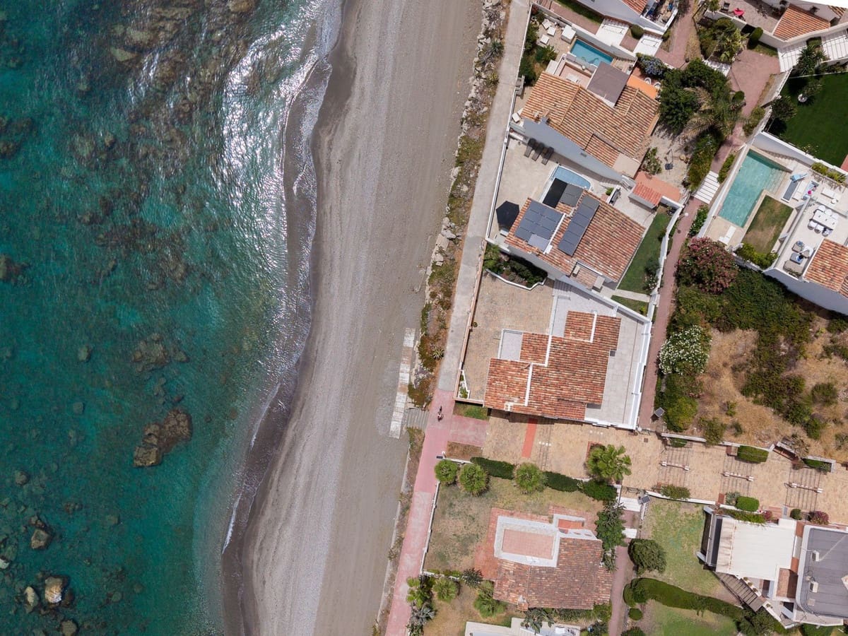 3 soverom Villa til salgs i Estepona med svømmebasseng garasje - € 1 395 000 (Ref: 10012327)