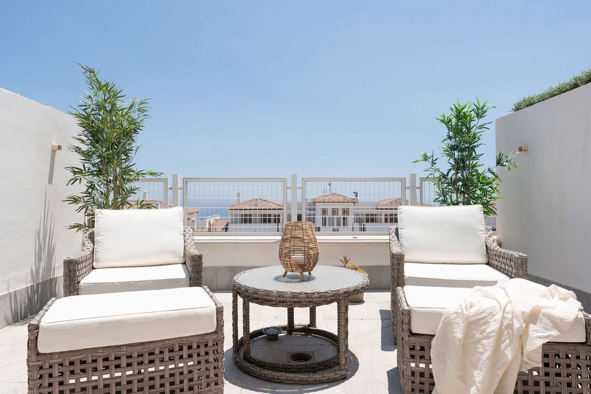3 soverom Leilighet til salgs i Benalmadena med svømmebasseng garasje - € 399 000 (Ref: 10012328)