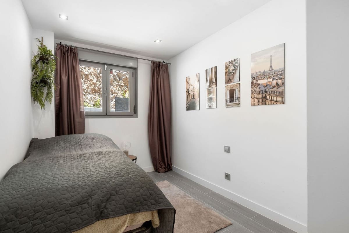 3 soverom Leilighet til salgs i Benalmadena med svømmebasseng garasje - € 399 000 (Ref: 10012328)