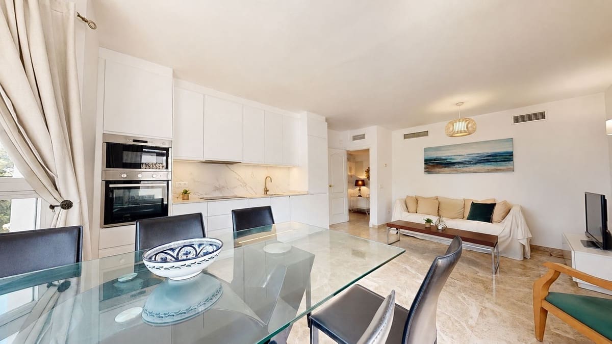 3 bedroom Apartment for sale in Nueva Andalucia with pool garage - € 549,000 (Ref: 10021586)