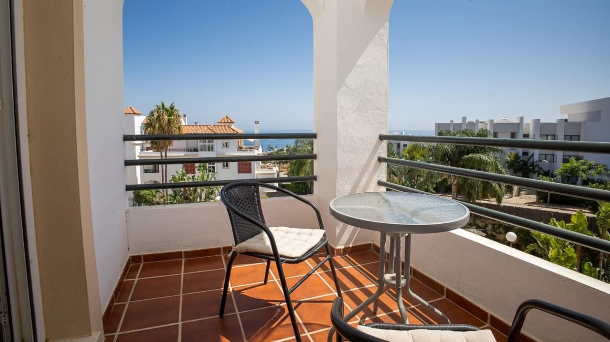3 makuuhuone Huoneisto myytävänä paikassa La Duquesa / Puerto de la Duquesa mukana uima-altaan 
autotalli - 355 000 € (Ref: 10023190)