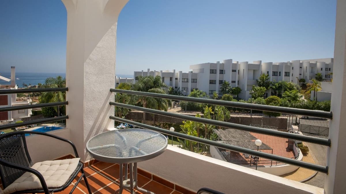 3 makuuhuone Huoneisto myytävänä paikassa La Duquesa / Puerto de la Duquesa mukana uima-altaan 
autotalli - 355 000 € (Ref: 10023190)