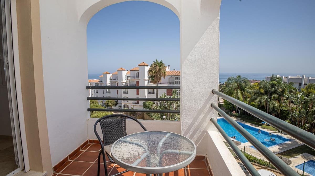 3 makuuhuone Huoneisto myytävänä paikassa La Duquesa / Puerto de la Duquesa mukana uima-altaan 
autotalli - 355 000 € (Ref: 10023190)
