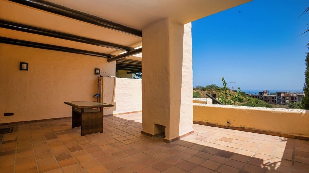 2 bedroom Apartment for sale in La Duquesa / Puerto de la Duquesa with pool garage - € 289,000 (Ref: 10023191)