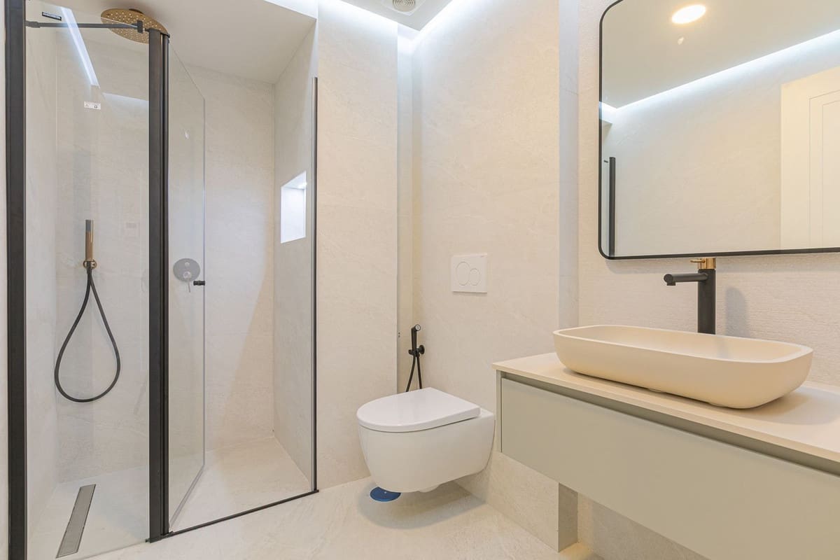 3 bedroom Apartment for sale in Nueva Andalucia with pool garage - € 1,080,000 (Ref: 10029712)