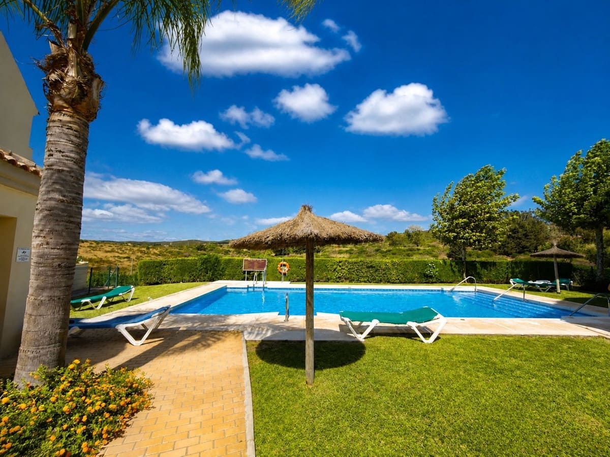 3 camera da letto Villetta Bifamiliare in vendita in La Duquesa / Puerto de la Duquesa con piscina garage - 399.000 € (Rif: 10031050)