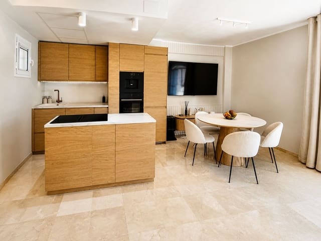 3 camera da letto Villetta Bifamiliare in vendita in La Duquesa / Puerto de la Duquesa, Manilva con piscina garage - 399.000 € (Rif: 10031050)