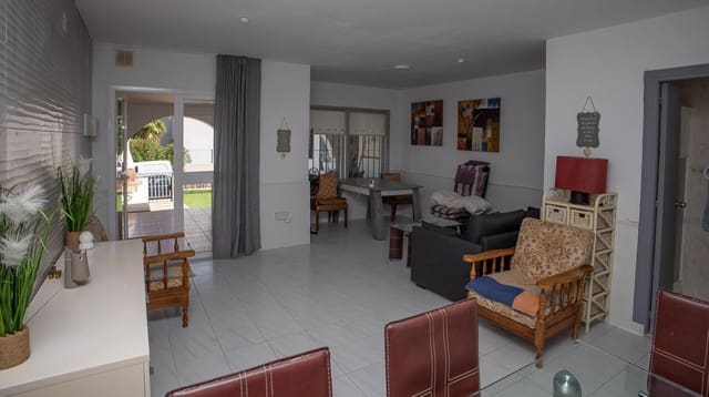 3 quarto Casa em Banda para venda em La Duquesa / Puerto de la Duquesa, Manilva - 219 000 € (Ref: 10033209)