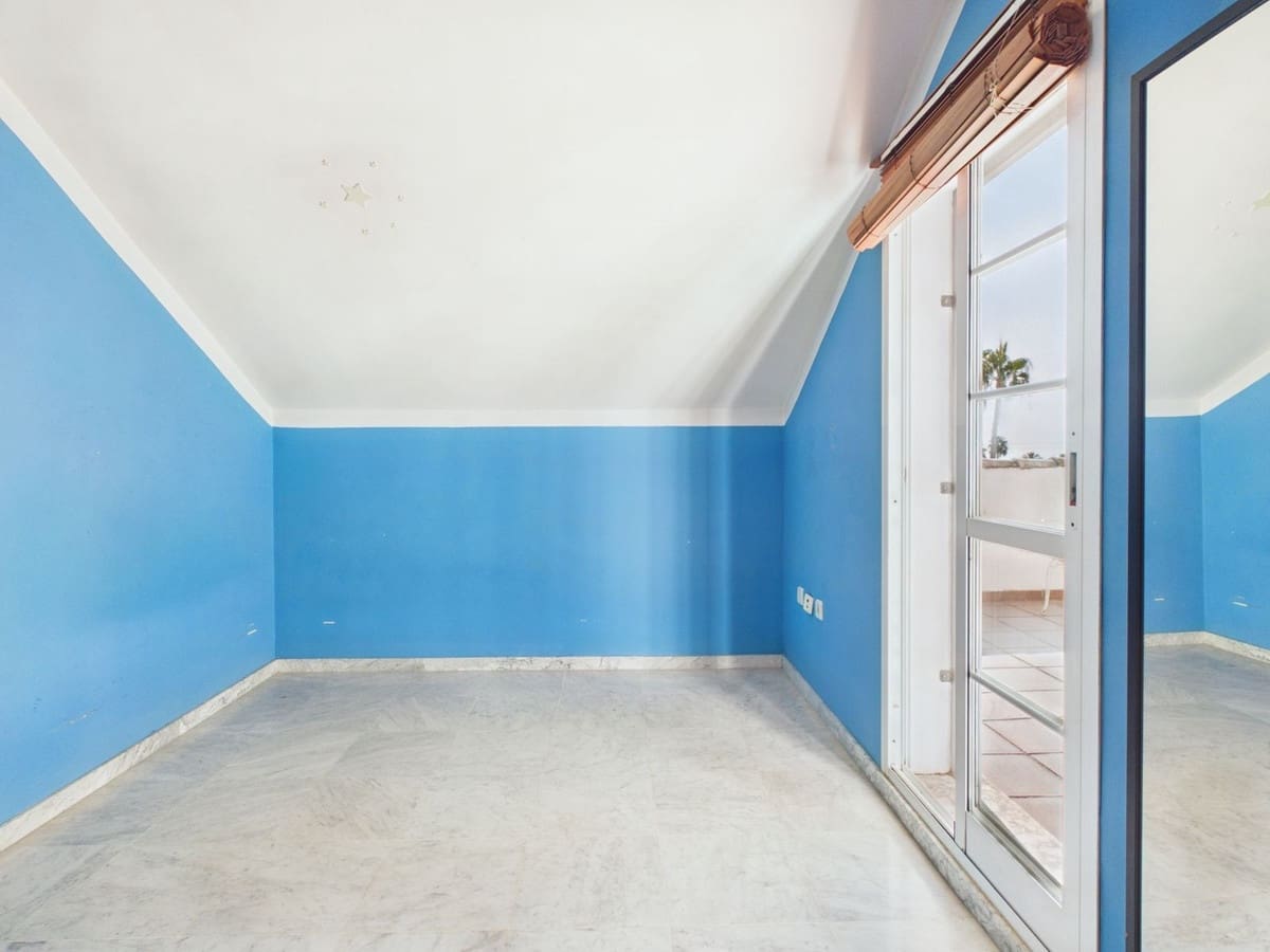4 soverom Hus til salgs i Marbella med svømmebasseng garasje - € 725 000 (Ref: 10054464)