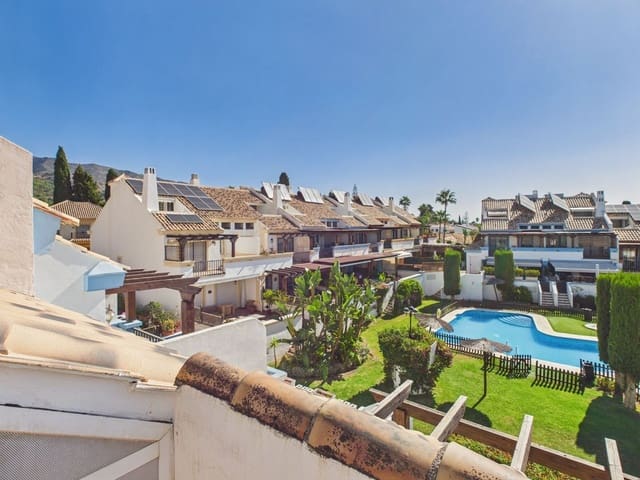 4 soverom Hus til salgs i Marbella med svømmebasseng garasje - € 725 000 (Ref: 10054464)