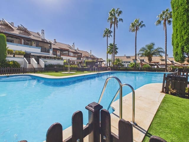 4 soverom Hus til salgs i Marbella med svømmebasseng garasje - € 725 000 (Ref: 10054464)