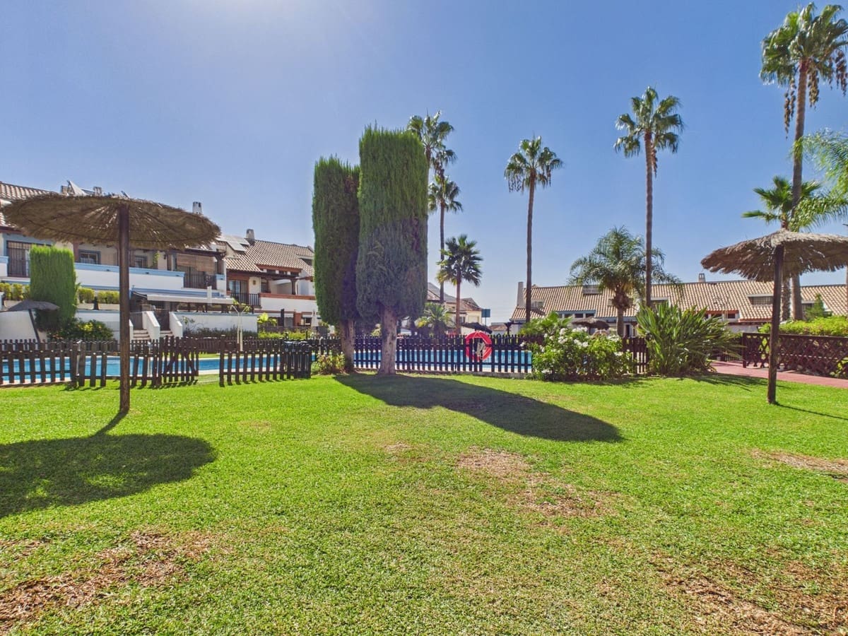 4 soverom Hus til salgs i Marbella med svømmebasseng garasje - € 725 000 (Ref: 10054464)