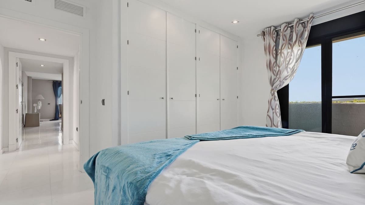 2 bedroom Apartment for sale in Bahia de Casares with pool garage - € 430,000 (Ref: 10054465)