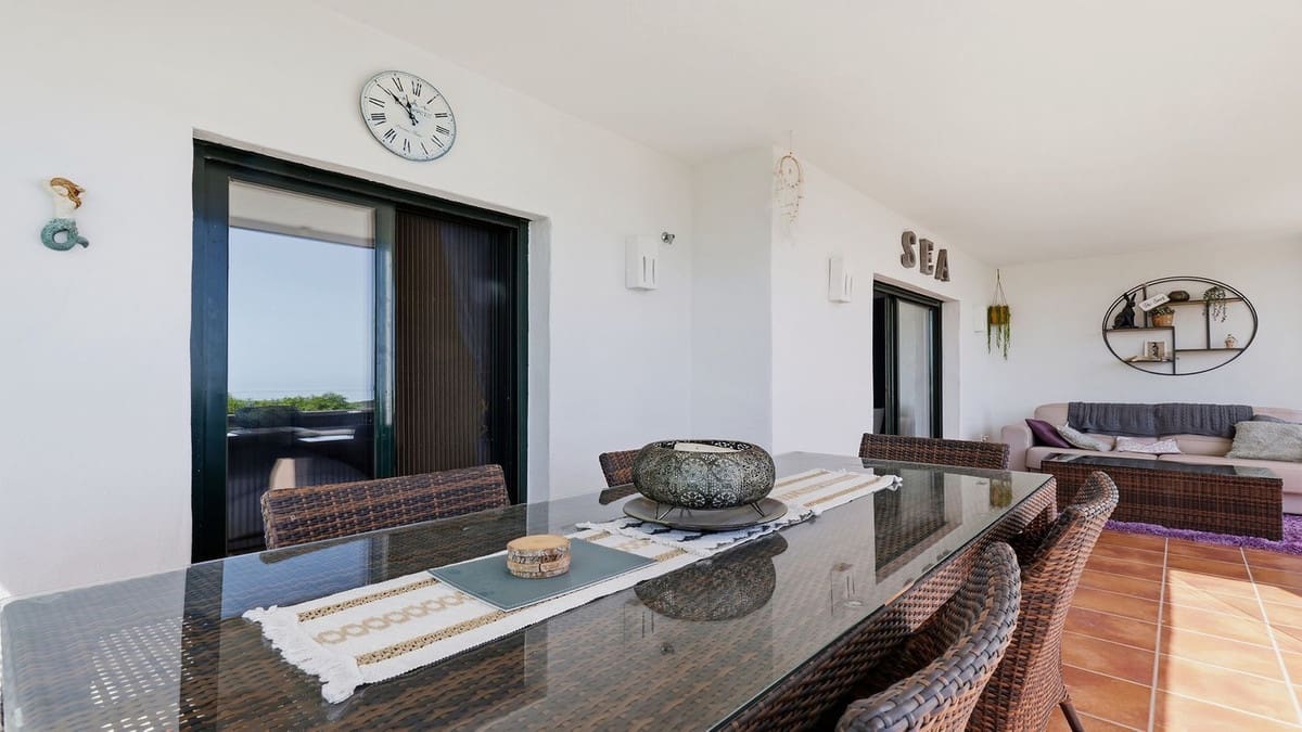 2 bedroom Apartment for sale in Bahia de Casares with pool garage - € 430,000 (Ref: 10054465)