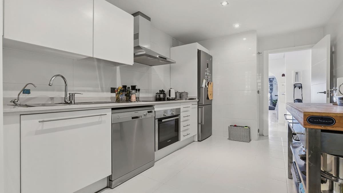 2 bedroom Apartment for sale in Bahia de Casares with pool garage - € 430,000 (Ref: 10054465)