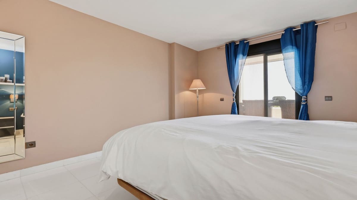 2 bedroom Apartment for sale in Bahia de Casares with pool garage - € 430,000 (Ref: 10054465)