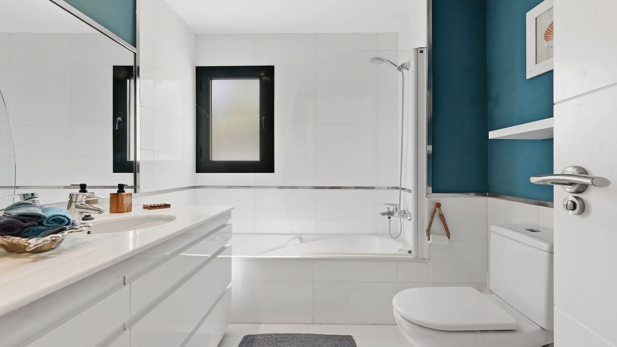 2 bedroom Apartment for sale in Bahia de Casares with pool garage - € 430,000 (Ref: 10054465)