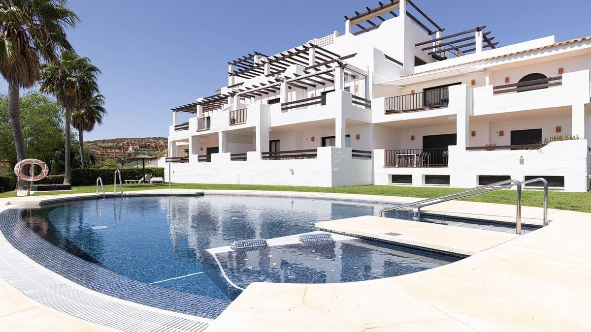 2 bedroom Apartment for sale in Bahia de Casares with pool garage - € 430,000 (Ref: 10054465)