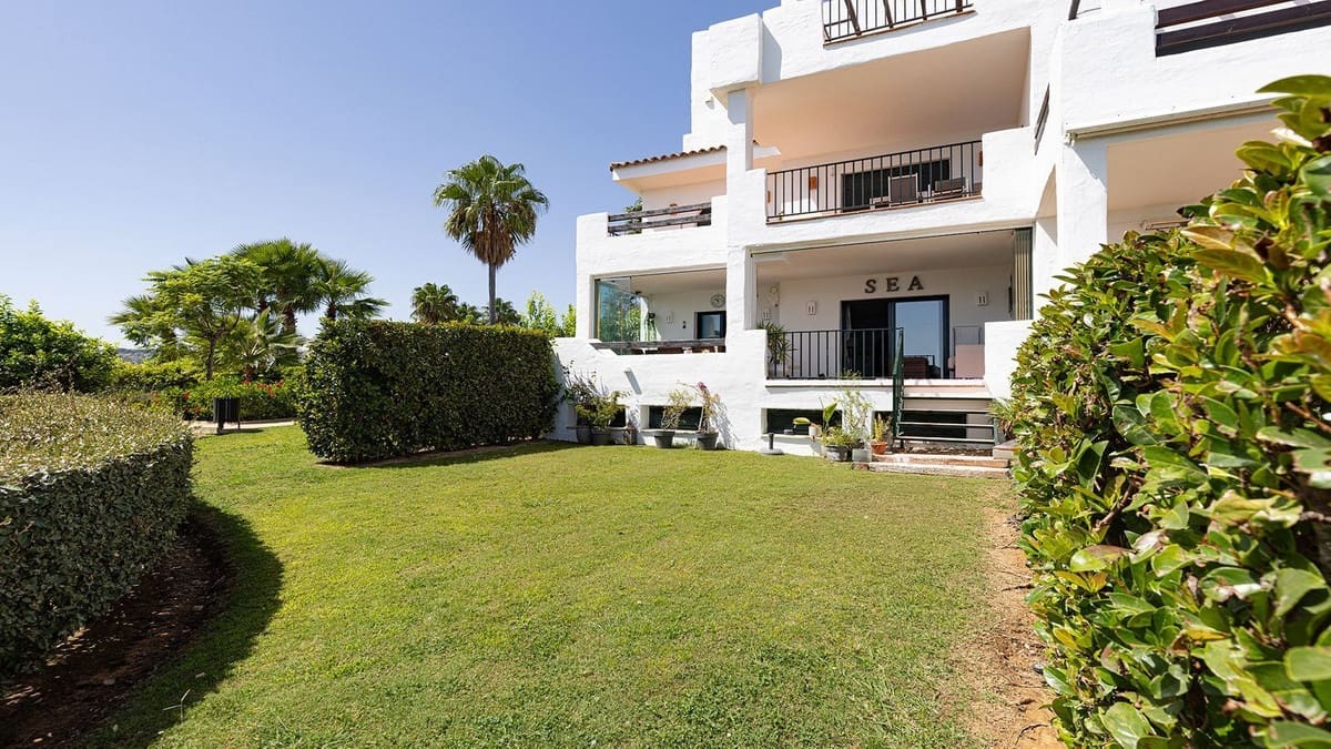 2 bedroom Apartment for sale in Bahia de Casares with pool garage - € 430,000 (Ref: 10054465)