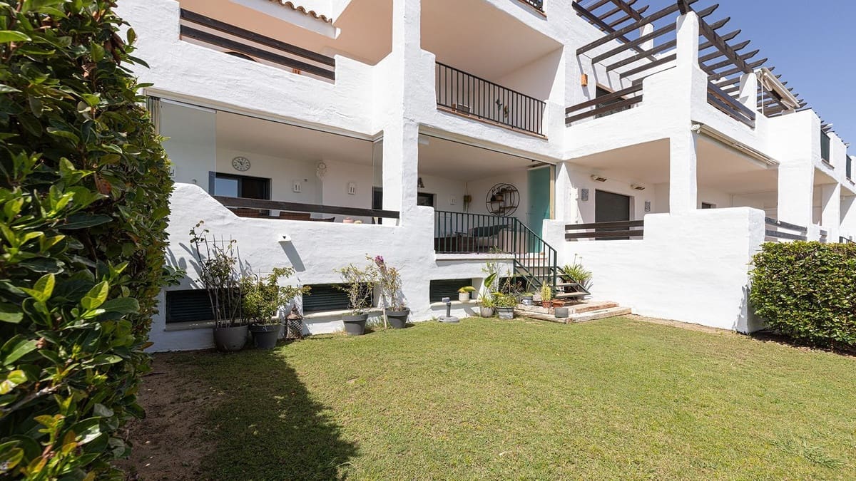 2 bedroom Apartment for sale in Bahia de Casares with pool garage - € 430,000 (Ref: 10054465)