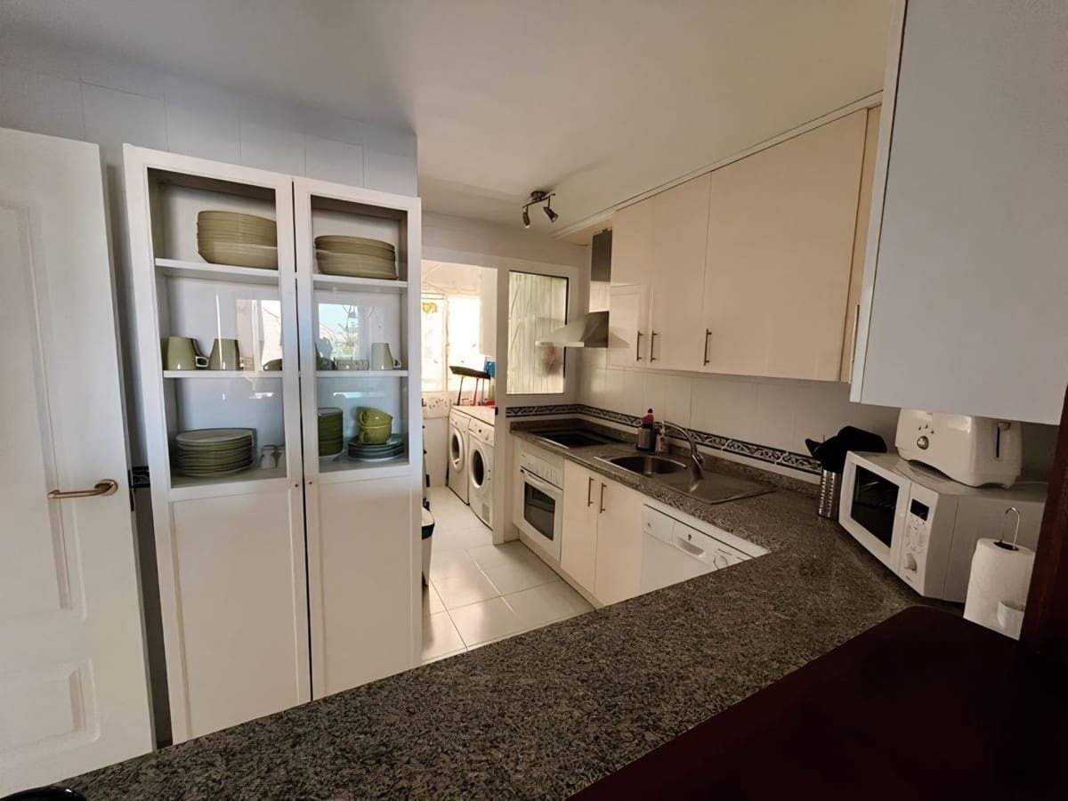 2 chambre Appartement à vendre à La Duquesa / Puerto de la Duquesa avec piscine garage - 275 000 € (Ref: 10054466)