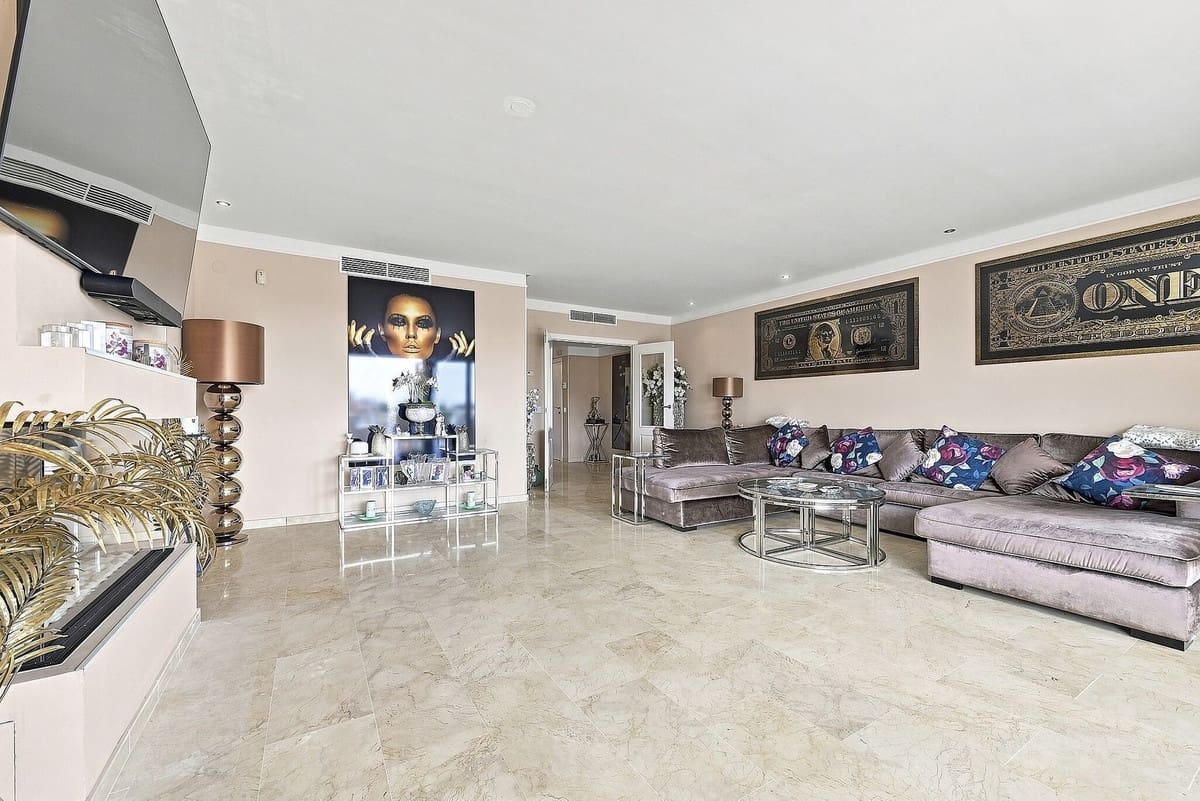 3 slaapkamer Penthouse te koop in Benalmadena met zwembad garage - € 775.000 (Ref: 10060948)