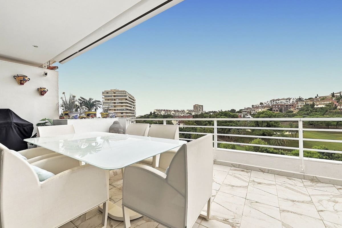 3 slaapkamer Penthouse te koop in Benalmadena met zwembad garage - € 775.000 (Ref: 10060948)