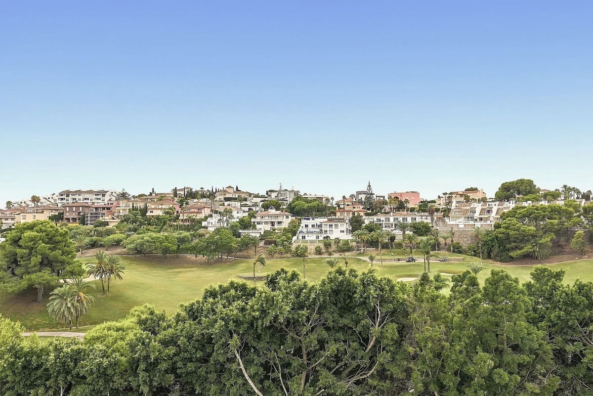 3 slaapkamer Penthouse te koop in Benalmadena met zwembad garage - € 775.000 (Ref: 10060948)