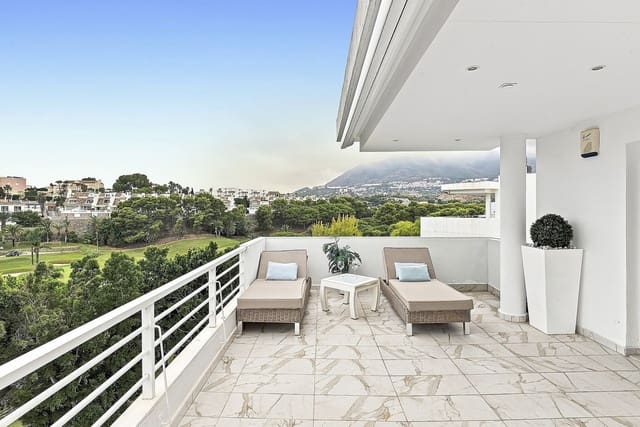 3 slaapkamer Penthouse te koop in Benalmádena met zwembad garage - € 775.000 (Ref: 10060948)